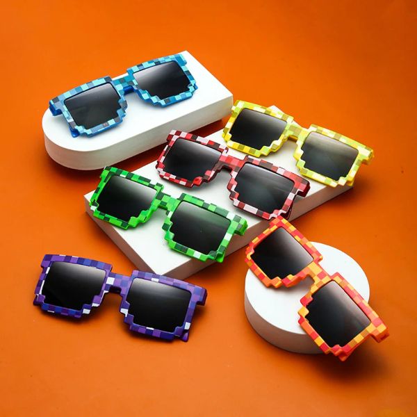 Lunettes de soleil Lunettes de soleil Colorful Pixel Grid 1pcs Funny Party Eyewear Decoration Unisex Vintage Game Building Blocing Mosaic Sun Glass