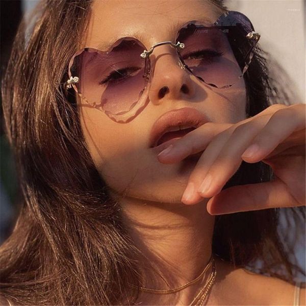 Gafas de sol lindas sin montura marco de metal fino amor corazón gafas en forma de corazón para mujeres