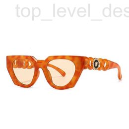 Des lunettes de soleil Designer 0042-1 Cat's Eye Women's Street Grasses Square Kbmh moderne