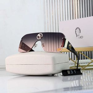 Gafas de sol diseñador 23AA Diseñador Versage Vercace Sunglass para hombre para mujer Vintage Moda Metal Hombres y mujeres Belleza Cabeza Imprimir Protector solar Personalidad 001