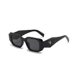 Gafas de sol Diseñador Clásico Anteojos Goggle Playa al aire libre Gafas de sol para hombre Mujer Mezcla Color Opcional Triangar Firma Drop Del Dhmnd