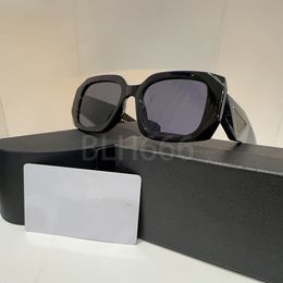 Gafas de sol Diseñador diario tendencia clásica gafas exteriores casuales, con caja por defecto del mismo estilo para hombres y mujeres