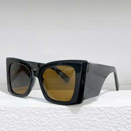 Lunettes de soleil Designer Fashion Eyewear marque dames femme noire Big Leg Holiday Beach Resort décontracté sans lunettes de nez Sl M119