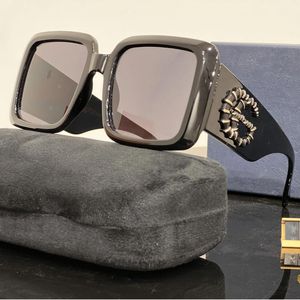 Zonnebril Designer Voor Vrouwen Luxe Mannen Goggle Brief Brillen Frame Vintage Metalen Zonnebril Leuk