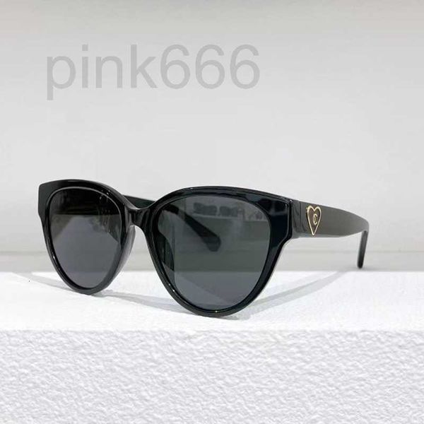 Lunettes de soleil Designer Love Eyeglass Frame Hot Push Black Cat Eye Plate pour les femmes atteintes de myopie VTR5