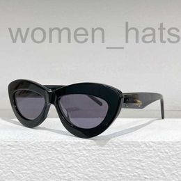Gafas de sol Designador Luo Yijia El nuevo ojo de gato de moda para mujeres en el mismo estilo individualidad dudu gafas de sol LW40096 FBC2