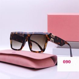 Lunettes de soleil Designer Square Frame Luxury Lunettes de soleil Personnalités anti-radiation pour hommes High Grade High Valeur High Grade