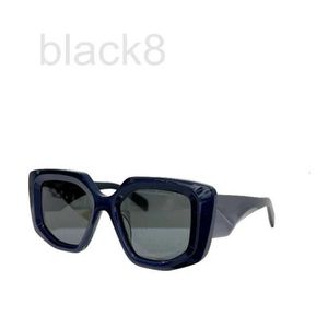 Lunettes de soleil Designer Trendy Cadre de lunettes Femme Version haute Grand visage Minceur Instagram Cadre noir Cat Eye Triangle Label Q0LC