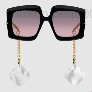 Zonnebrillen Designer Uniek Black Fre Red Lens Woman Earring Zonnebril Classic Fashion 0722S Glazen Polycarbonaatplaat Vierkant 0722 E Box RI33