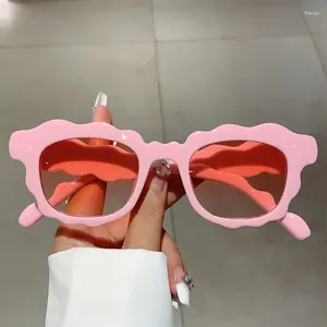 Lunettes de soleil Designer Vintage Wave Flower Pink Femmes pour hommes verres de soleil tendance punk sexy mignon lunettes