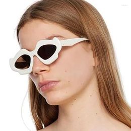Gafas de sol estilo americano europeo hombres mujeres punk hip hop etapa rendimiento gafas fábrica precio bajo vidrio de sol