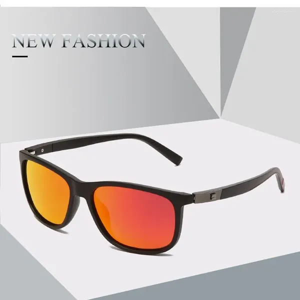 Lunettes de soleil Brand de mode Design Men Femmes Square Polarise Unisexe Vintage Sun Glasses UV400 Frame de titane en plastique