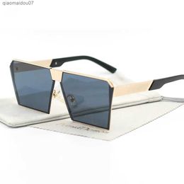 Lunettes de soleil Brands de mode Des lunettes de soleil plates carrées avec surface miroir pour femmes Hip-Hop surdimensionnées surdimensionnées pour femmes FDA UV400L2404