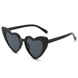Lunettes de soleil créatrice de mode 181 lunettes de soleil pour femmes en forme de coeur de coeur verres de soleil d'été avant-garde glamour anti-ultraviolet
