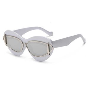 Lunettes de soleil Des lunettes de soleil créatrices de mode pour femmes acétate de métal à double cadre verres d'œil de chat d'été de la personnalité de la personnalité de qualité supérieure anti-ultraviolet