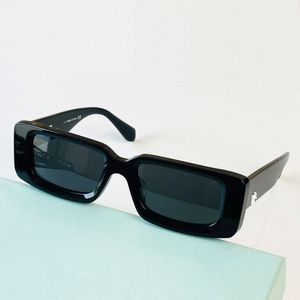 Lunettes de soleil Des lunettes de soleil créatrices de mode OMRI016 Classic noir Full White Square Fashion Off 016 VERESSES FEMAND