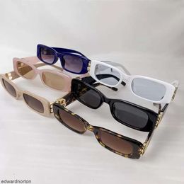 Gafas de sol Fashion Faites sobre gafas de sol Mujeres y hombres pequeños Mujeres y hombres 2024 Diseño de marca Damas Factura de compras al aire libre Hombres retro gafas de sol