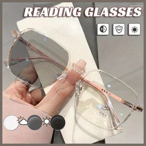 Gafas de sol Fashion Frame Grandeo cuadrado Gafas de lectura Pocrómica Presbía de visión de futuro para mujeres y hombres 3.0