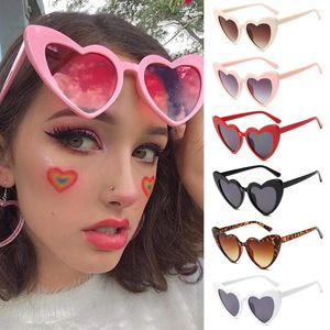 Lunettes de soleil mode amour en forme de coeur marque lunettes de soleil design rétro oeil de chat UV400 Protection nuances lunettes de plage