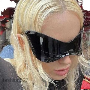 Zonnebril Mode Oversized Toekomst Technologie Gevoel Y2k Vrouwen Punk Een Stuk Zon Glaase Mannen Designer Randloze Brillen UVRRNA