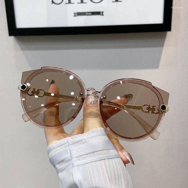 Lunettes de soleil mode personnalisé femme œil de chat rond femmes Version coréenne métal dégradé lunettes de soleil nuances de luxe UV400