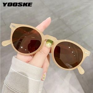 Gafas de sol Fashion Round Women Polarized Rivets Decoración Sombras de decoración UV400 Men Retro Punk Punk Sun Gafas