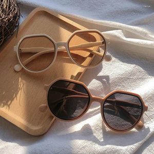 Gafas de sol redondas de moda para mujer, gafas de sol Retro de diseñador de marca, diseño de marco Irregular Vintage