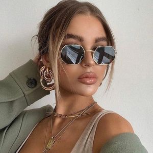 Lunettes de soleil Fashion Small Frame Square Femmes Designer Métal Miroir Sun Verres Sun Ocean Mujersunglasssesunglasses