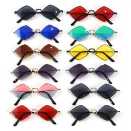 Gafas de sol Moda Pequeña Película de protección UV Metal Sombras para hombres Gafas de sol para mujer Forma de diamante