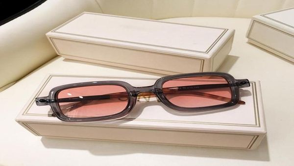 Lunettes de soleil Fashion Square Femmes 2021 Brand Designer Spectacle Plain Frame Plain Eyewear 90S Grey Pink Rectangle Men Shades Sun Glasshes8369545