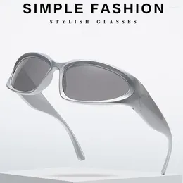 Lunettes de soleil Fashion Steampunk Goggle Femelle Men de soleil punk verres de soleil coloré les lunettes de lunettes en cheviens UV400
