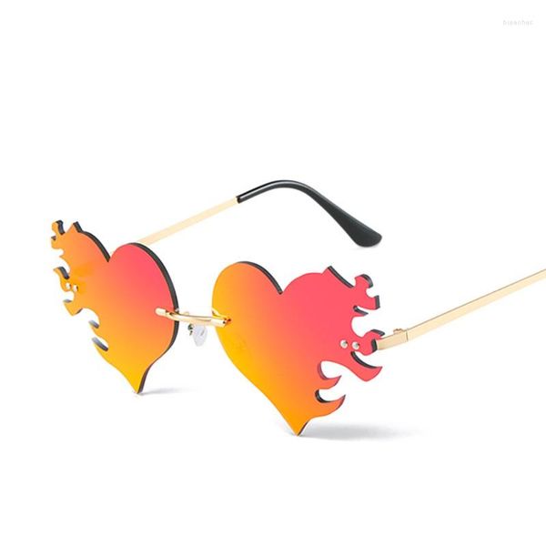 Lunettes de soleil mode Unique amour coeur flamme forme pour femmes clair océan miroir lentille nuances UV400 rétro sans monture hommes lunettes de soleil