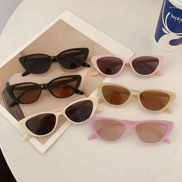 Lunettes de soleil Fashion Vintage Cat Eye UV400 Femmes Small Triangle Frame Retro Hip Hop Sun Glasses Tendance Personnalité Eyewear Outdoor