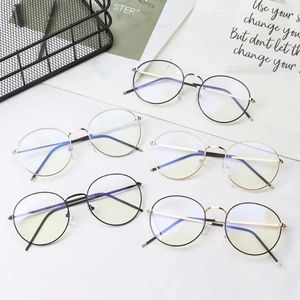 Lunettes de soleil Fashion Vintage Round Councilles Protection Metal Lunes Metal Light Light Ultra Frame