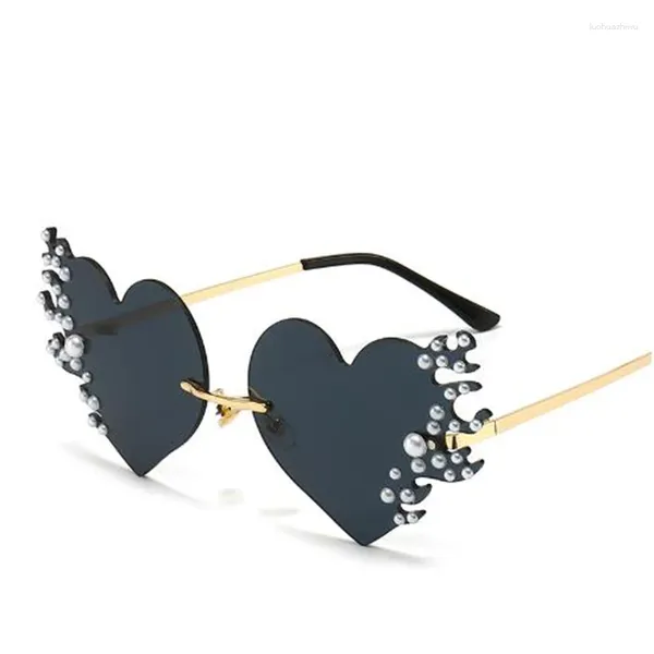 Lunettes de soleil mode femmes sans monture coeur flamme forme perle luxe dégradé lunettes de soleil nouveauté métal cadre lunettes lunettes