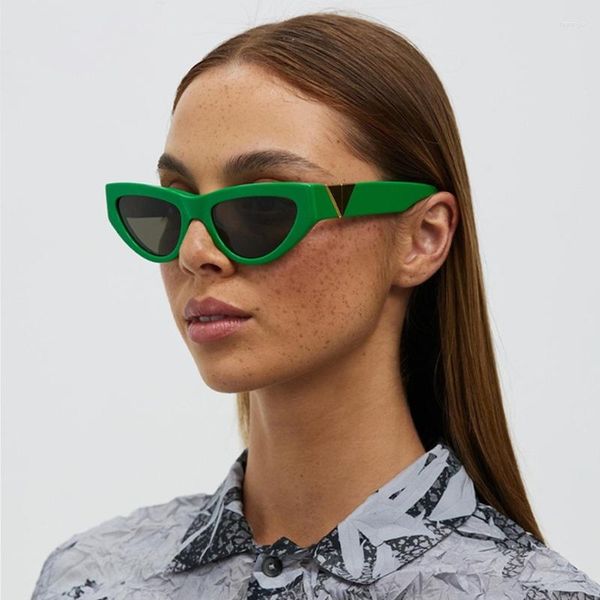 Lunettes de soleil mode femmes oeil de chat Vintage vert foncé jambe large monture de lunettes YK2 petites lunettes résistantes aux UV Gafas