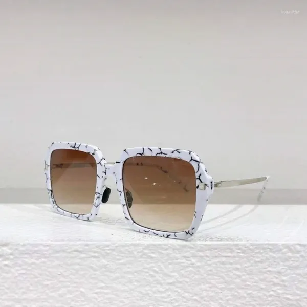 Lunettes de soleil à la mode