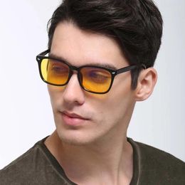 Lunettes de soleil Feishini 2023 Lunettes d'ordinateur Cadre Hommes Square Anti Blue Ray Club Lunettes Femmes Master Radiation Optique Goggle Rivet