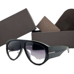 Zonnebrillen voor heren en dames Ontwerpers 1044 Anti-ultraviolette retrobrillen, willekeurige doos met volledig frame