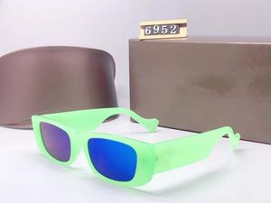 Zonnebril voor mannen en vrouwen Zomerstijl Anti-ultraviolet 6952 Retro vierkante plaat Volledige frame Full-fashion bril Random Box