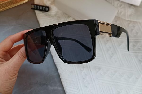 Gafas de sol para hombres y mujeres Estilo de verano Top plano Grande de gran tamaño 31070 Placa retro anti-ultravioleta Cuadrado Marco completo Moda Caja aleatoria