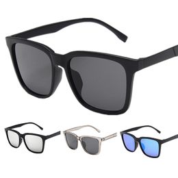 Occhiali da sole da uomo in plastica Oculos De Sol Occhiali da guida quadrati alla moda da uomo Occhiali da sole da viaggio Proteggi gli occhi