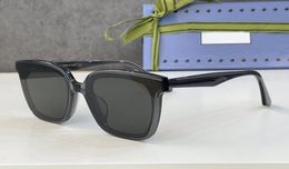 Gafas de sol para hombres y mujeres verano 8390S estilo toldo protección UV tablero vintage ultraligero marco completo caja aleatoria 6874816