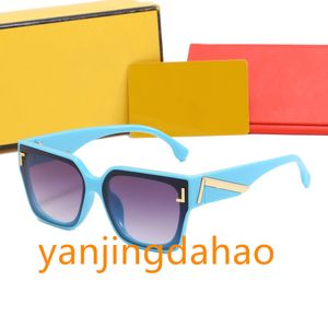 Gafas de sol para hombres Mujeres Diseñador de moda de verano Estilo de ocio al aire libre Anti-Ultravioleta Placa retro clásica Oval Gafas de montura completa Caja aleatoria