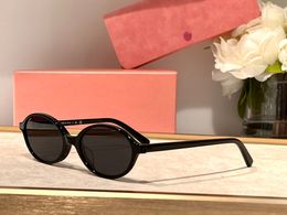 Zonnebril voor dames en heren ontwerpers 04Z stijl anti-ultraviolet retro plaat full-frame bril willekeurige doos