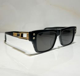 Zonnebrillen voor vrouwen en mannen zomer zeven 407 -stijl antiultraviolet retroplaat vol frame bril random box1226075