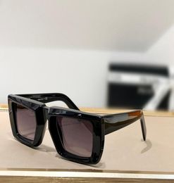 Zonnebrillen voor vrouwen en mannen Summer SPS 24 -stijl antiultraviolet retroplaat Volledige frame bril Random Box1621537