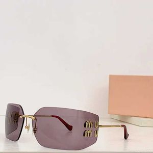 Lunettes de soleil pour femmes Miui Luxurys Designers Lunettes de piste Femmes de haute qualité Squared Eyeglass Shades Feminity Glfj