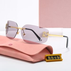 Lunettes de soleil pour femmes Lunettes de soleil Miumus Simple et à la mode sans crain des lunettes de soleil légères et confortables belles verres