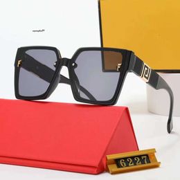 Gafas de sol para mujeres Nuevas populares en el extranjero en el sitio web de Fenjia, gafas de sol de hombres y mujeres, gafas de caja de viajes 6227